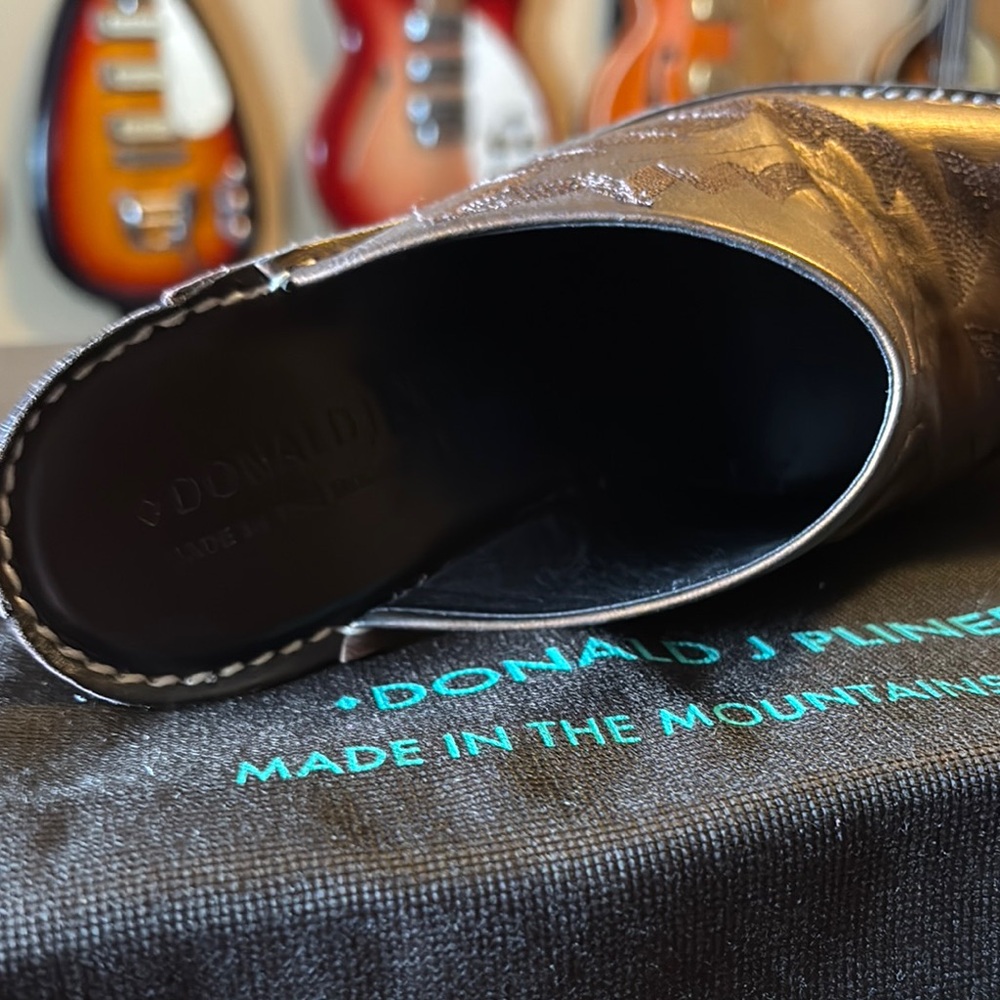 Donald J Pliner Leather Mules - Picture 5 of 7